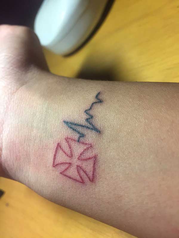 significado tatuagem de cruz