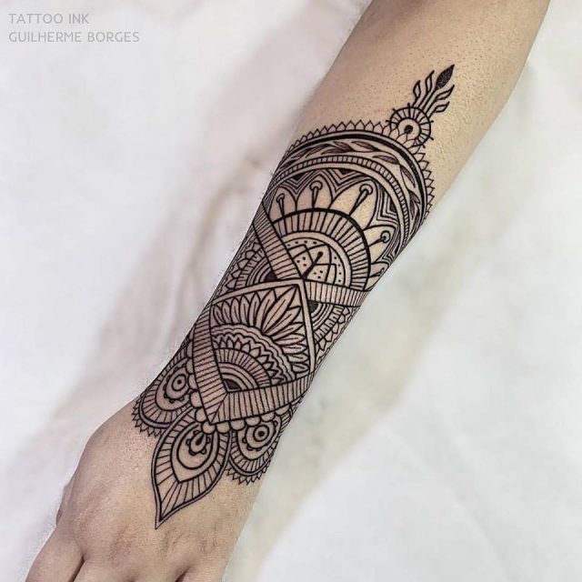 tatuagem maori perna