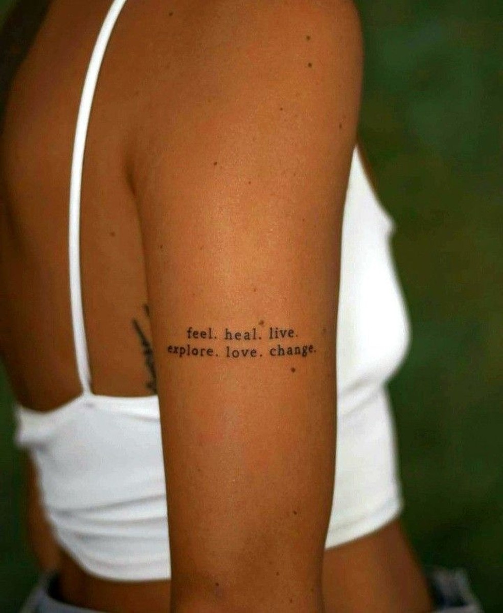 ideias tatuagem bíceps feminina