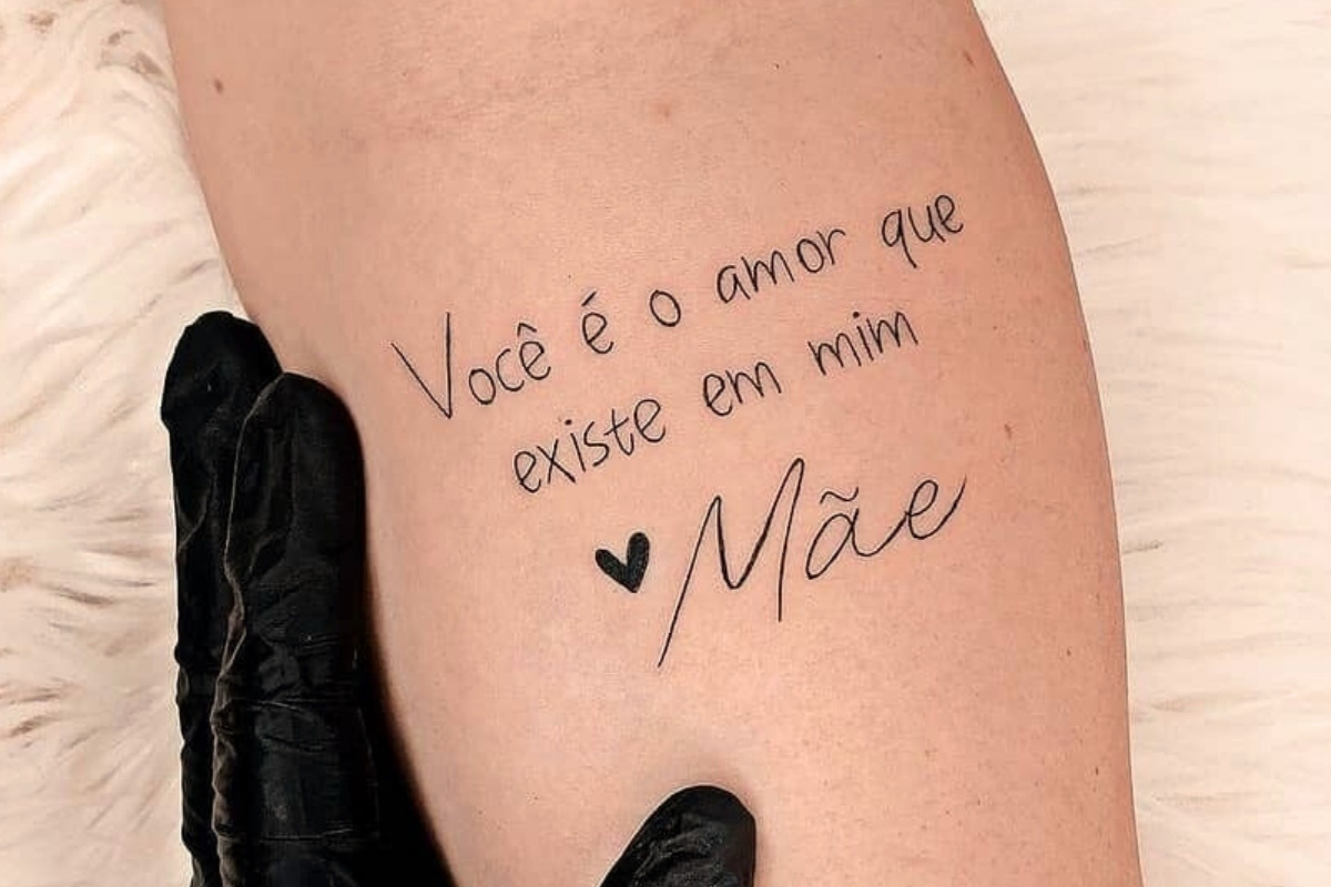 tatuagem escrita fina