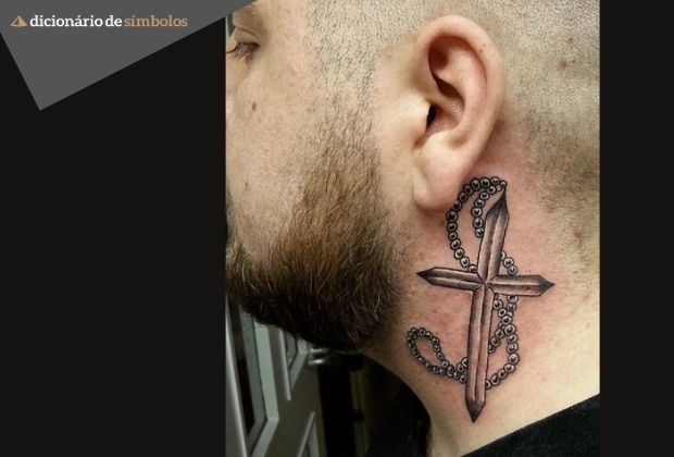 tatuagem cruz discreta pescoço