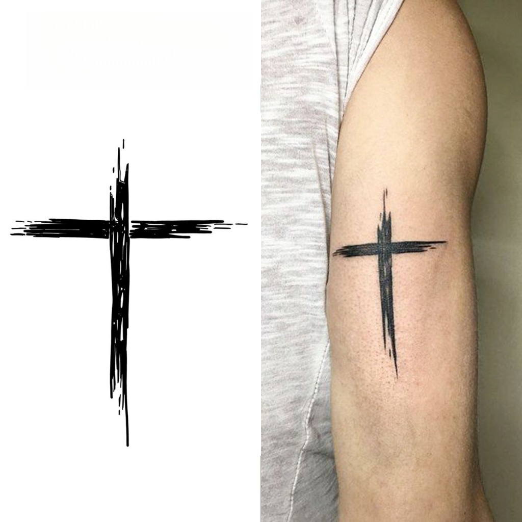 tatuagem cruz detalhada pescoço