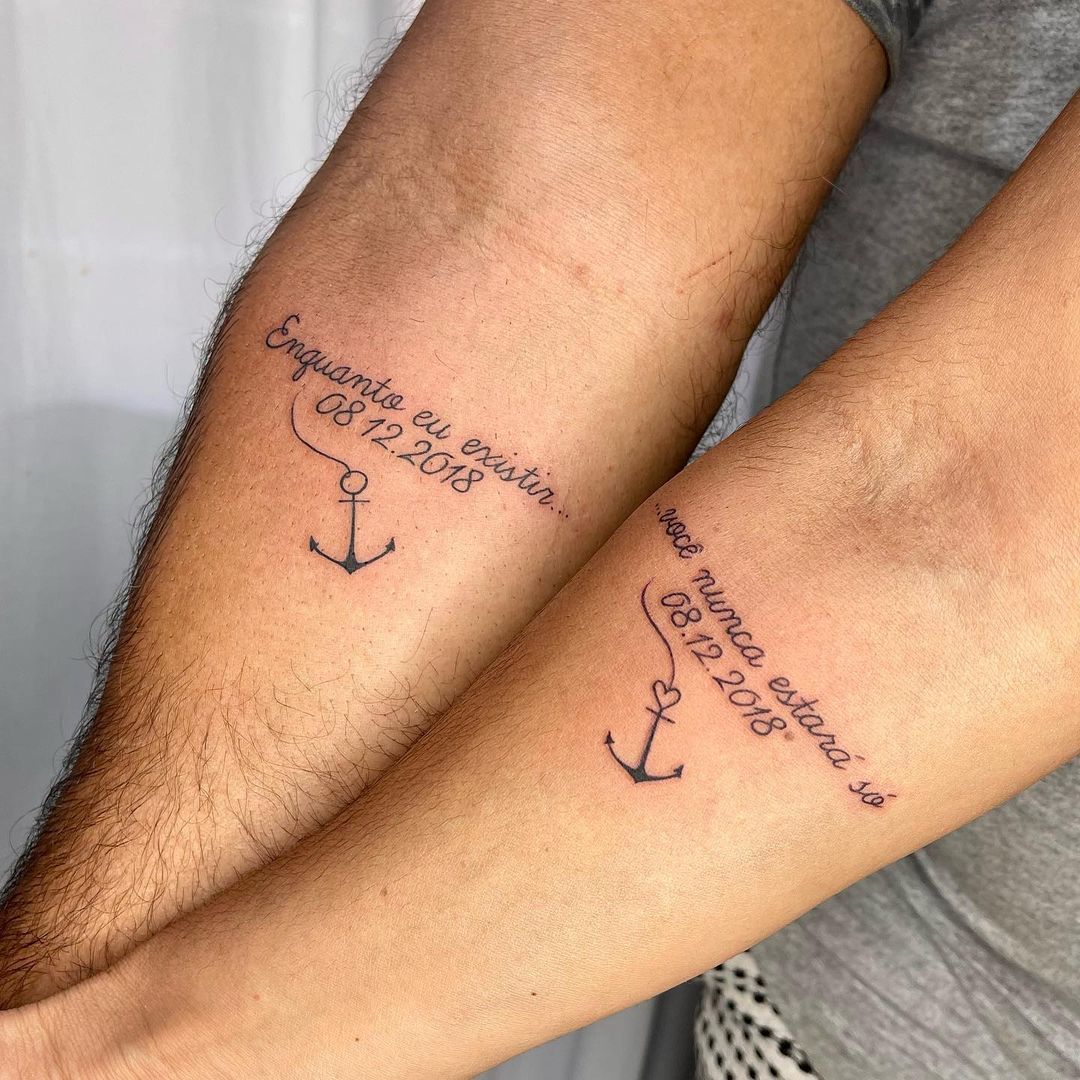 tatuagem de casal discreta moderna