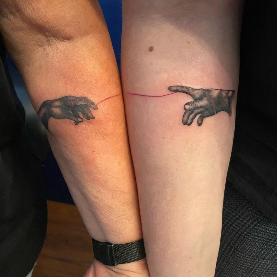 tatuagem de casal pequena e moderna