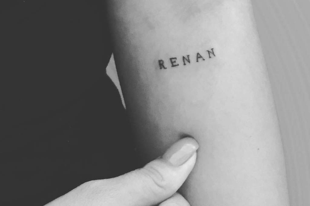 tatuagem de laço de irmãos