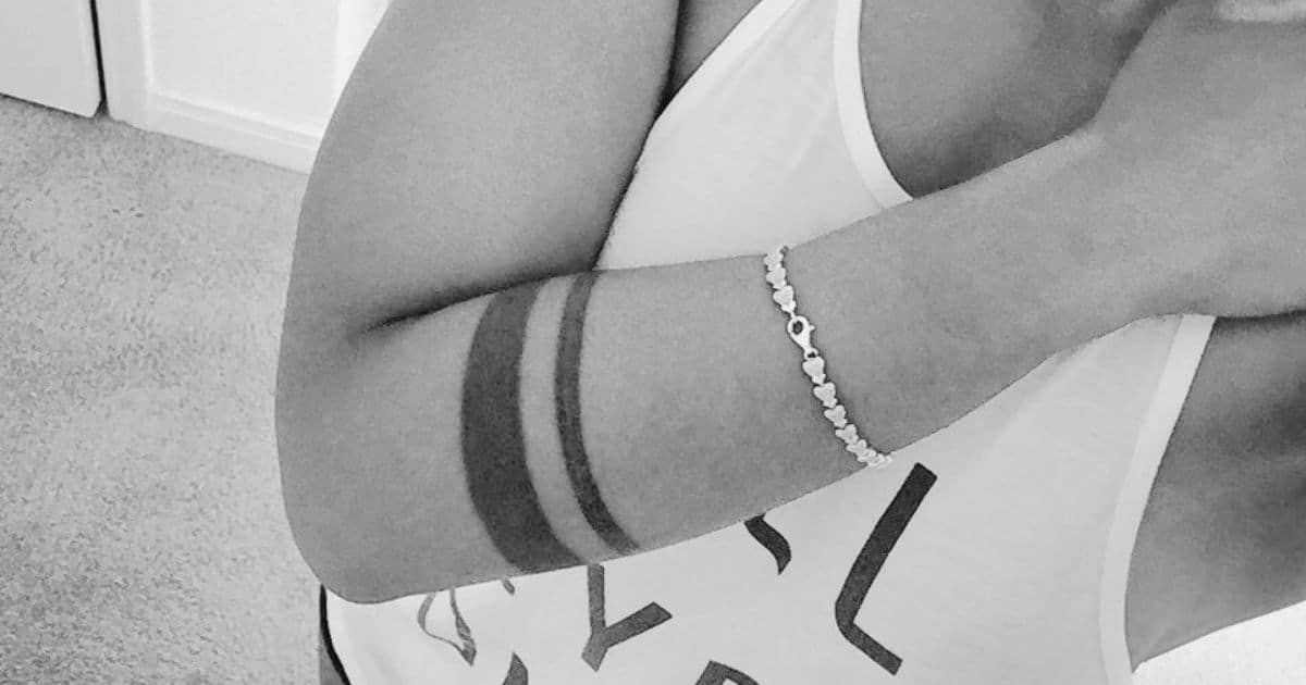 tatuagem faixa braço com datas
