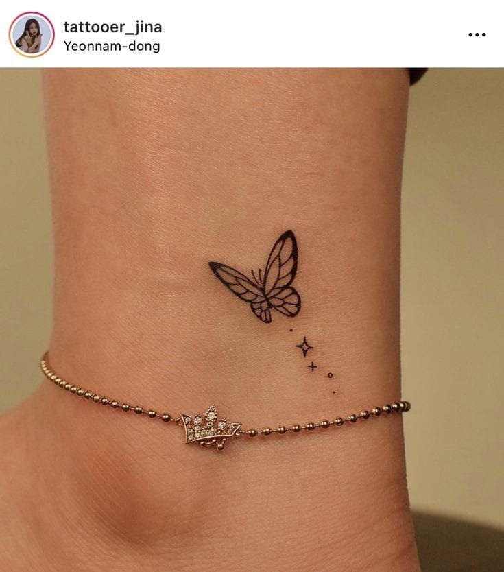 tatuagem feminina tornozelo borboleta delicada