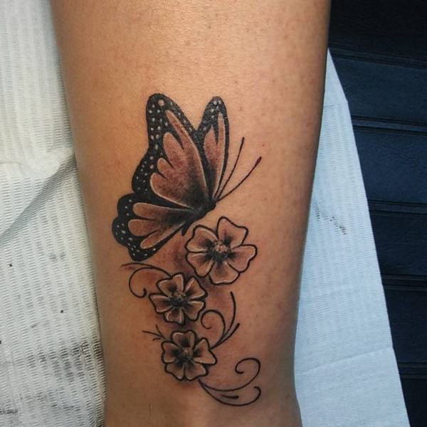 tatuagem borboleta floral