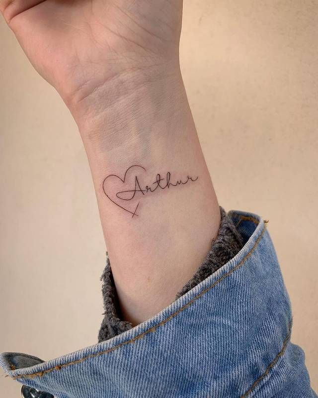 tatuagem nome filho fineline