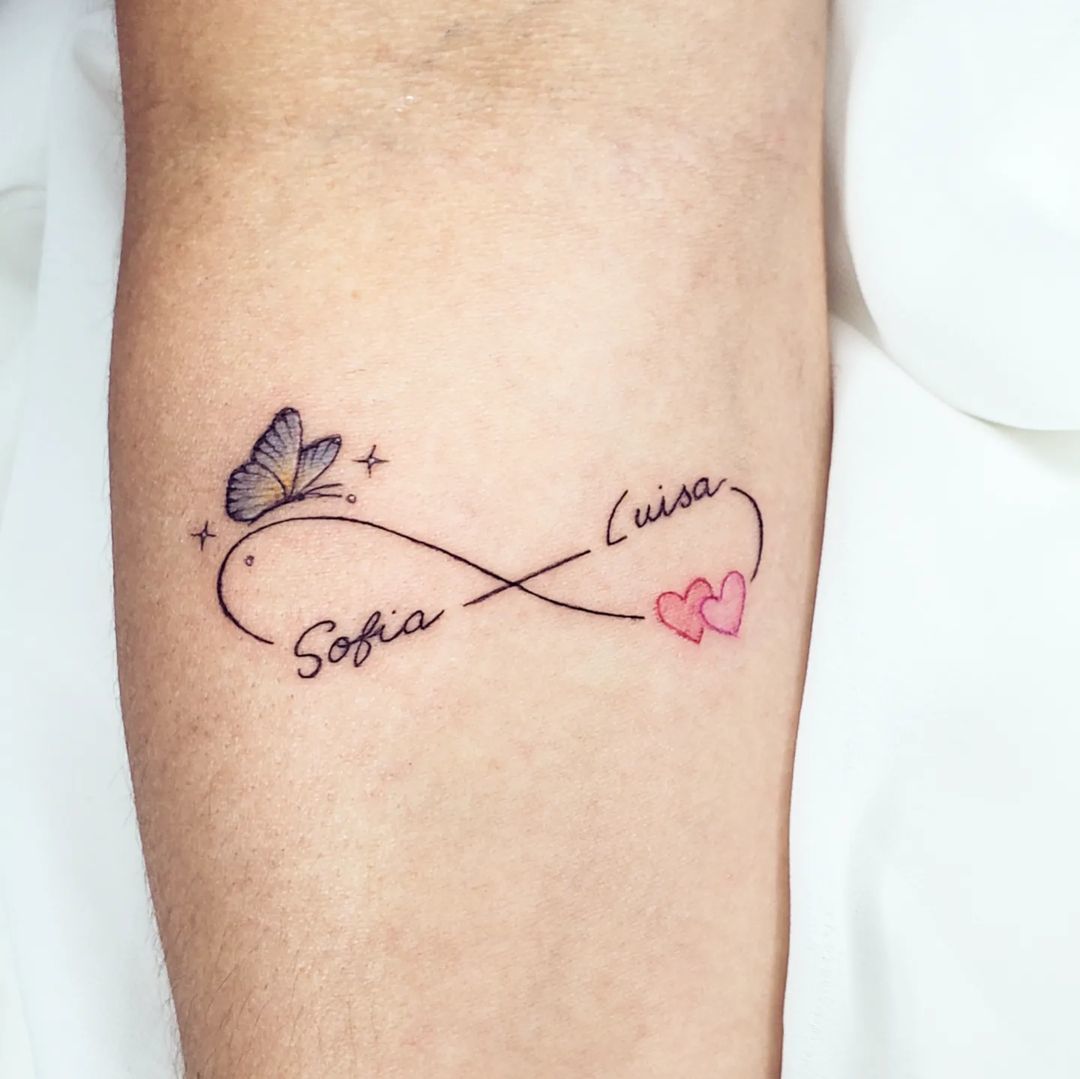 tatuagem nome filho caligrafia