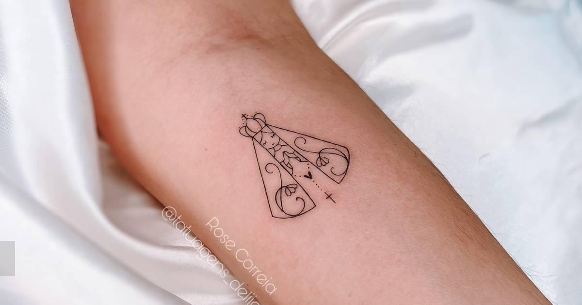 tatuagem Nossa Senhora Aparecida preta e cinza