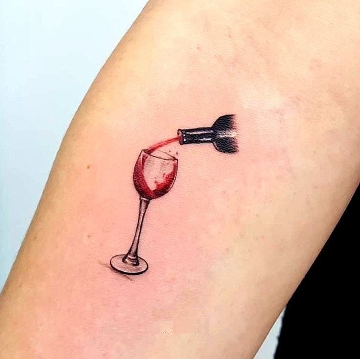 tatuagem de vinho