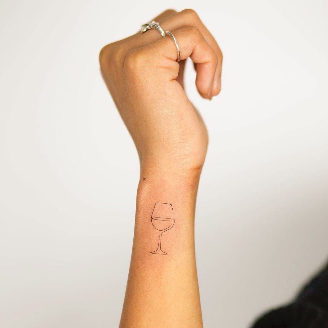 significado tatuagem taça de vinho