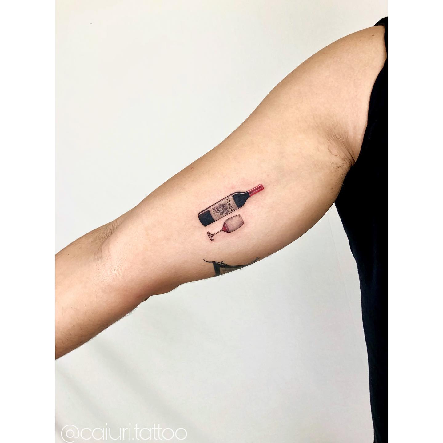 significado tatuagem taça de vinho
