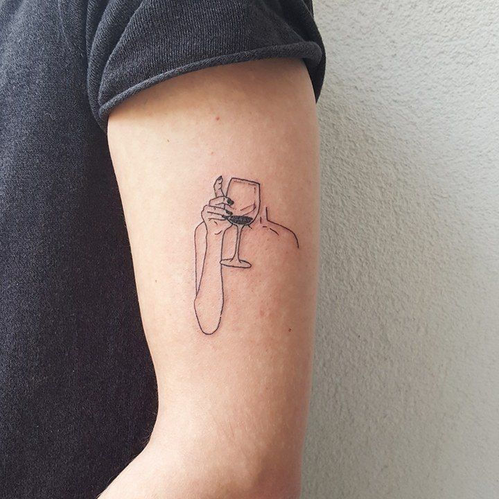 tatuagem de casal taça de vinho