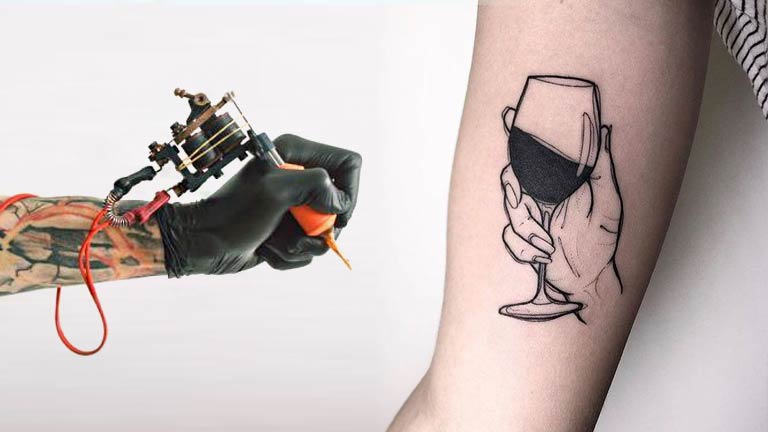 tatuagem de taça de champanhe