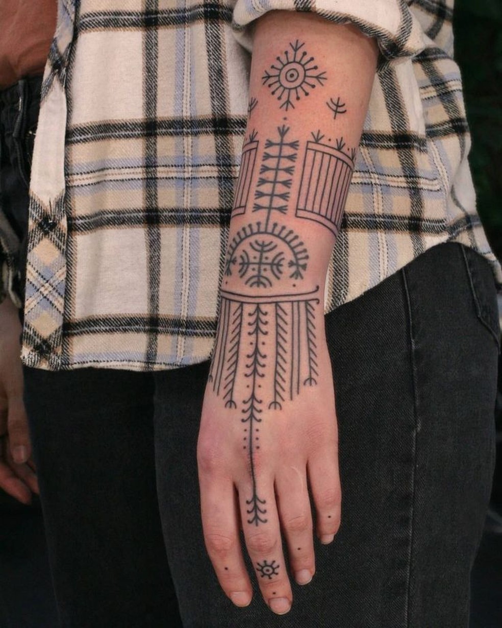 tatuagem geométrica nórdica