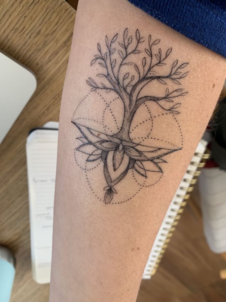 tatuagem com nós vikings