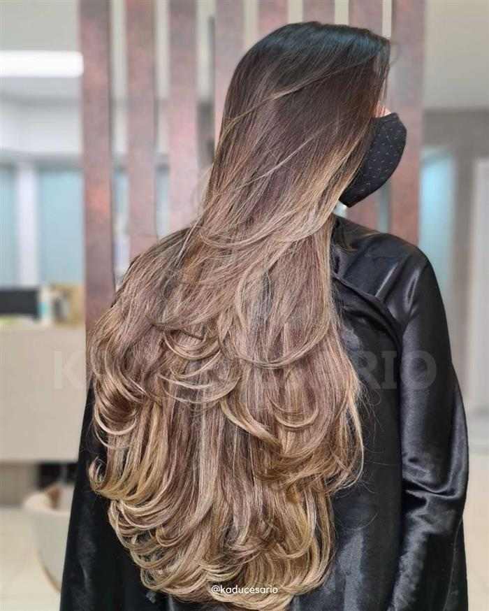 corte em camadas para afinar o rosto
