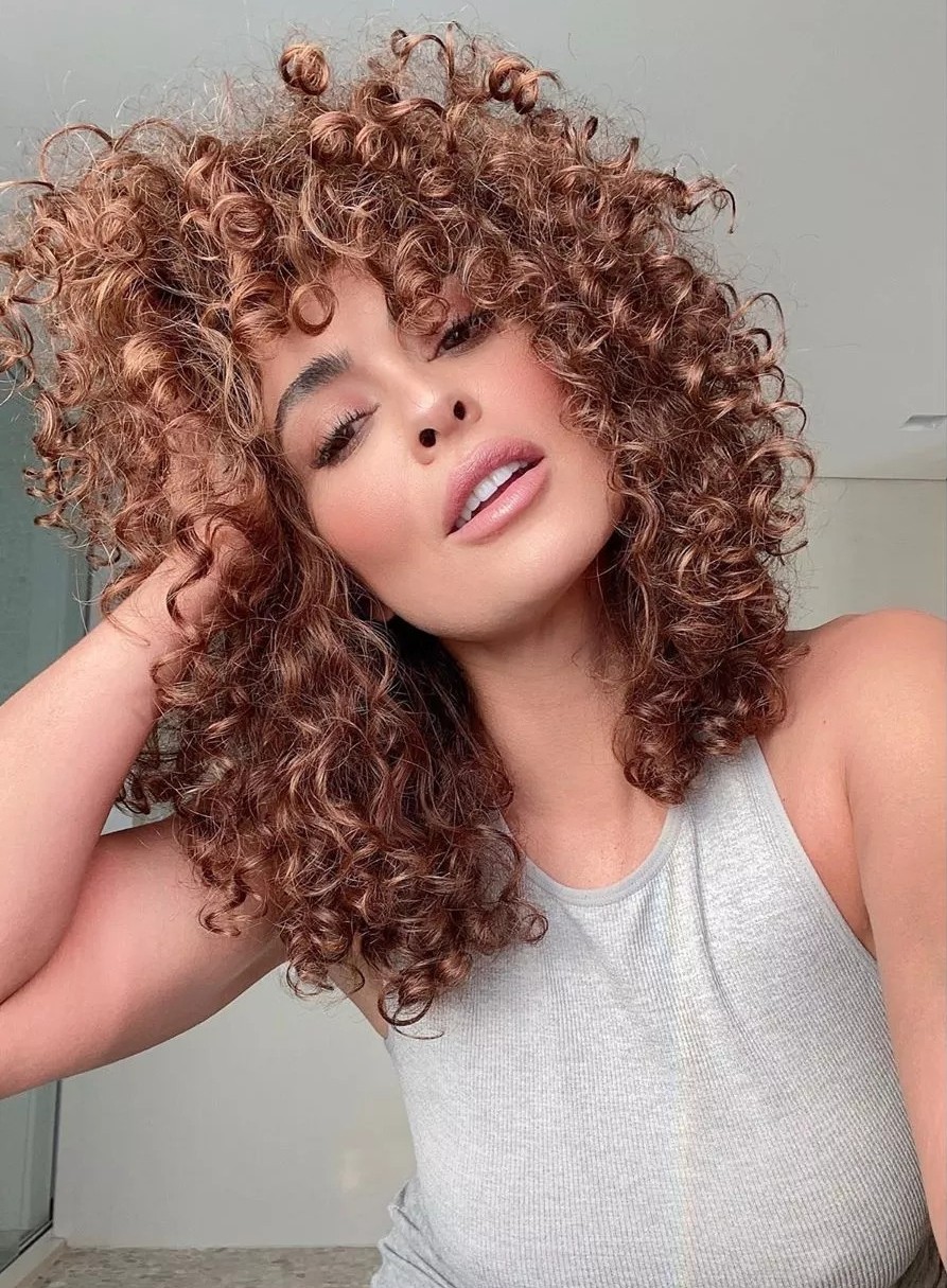 shaggy hair cacheado volume