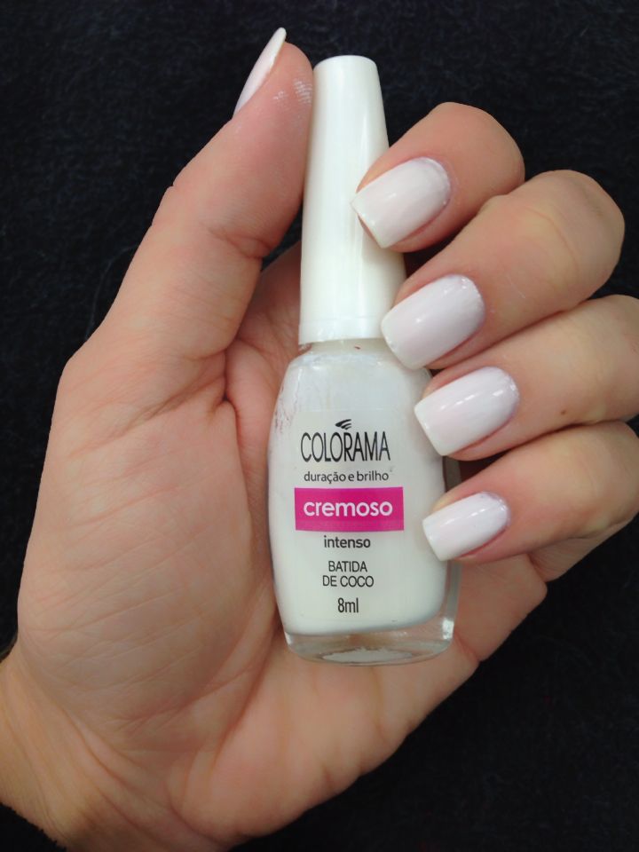 truque do esmalte roxo na unha