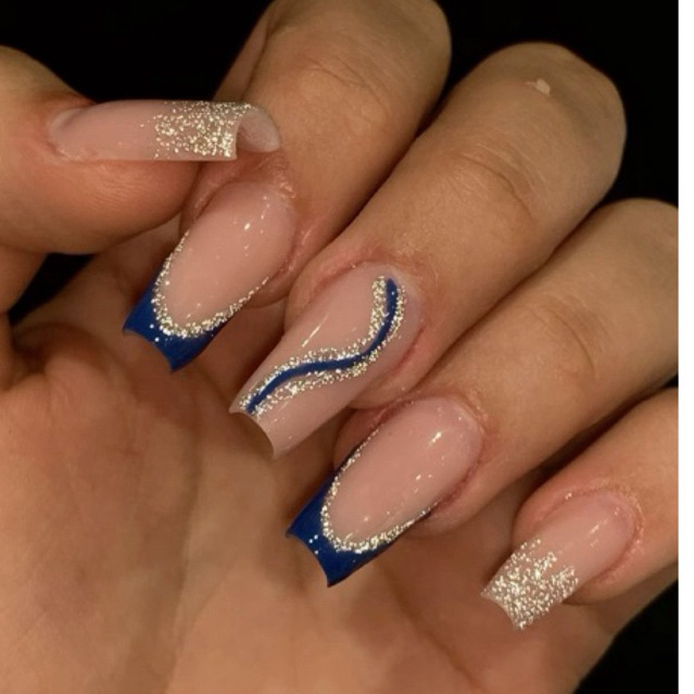 unhas decoradas azul marinho