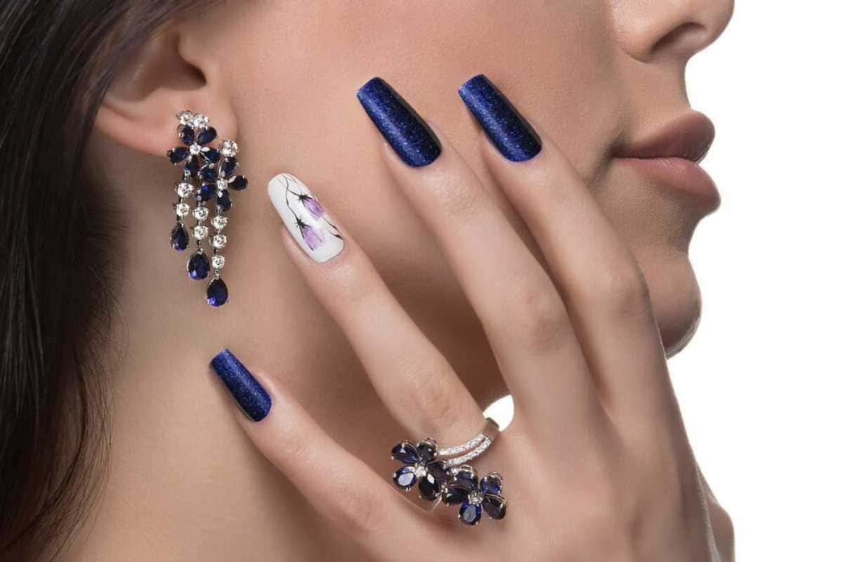 unhas decoradas azul bebê