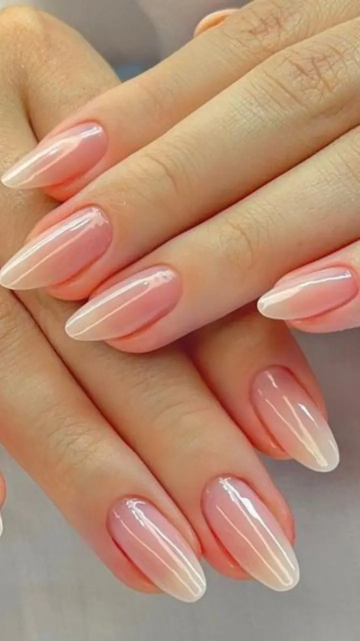 unhas redondas curtas em gel