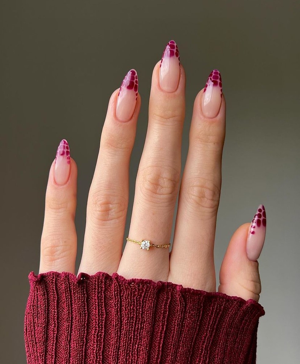 inspiração unhas redondas francesinha