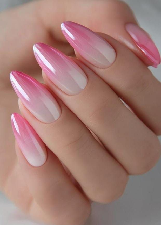 unha de gel amêndoa rosa decorada