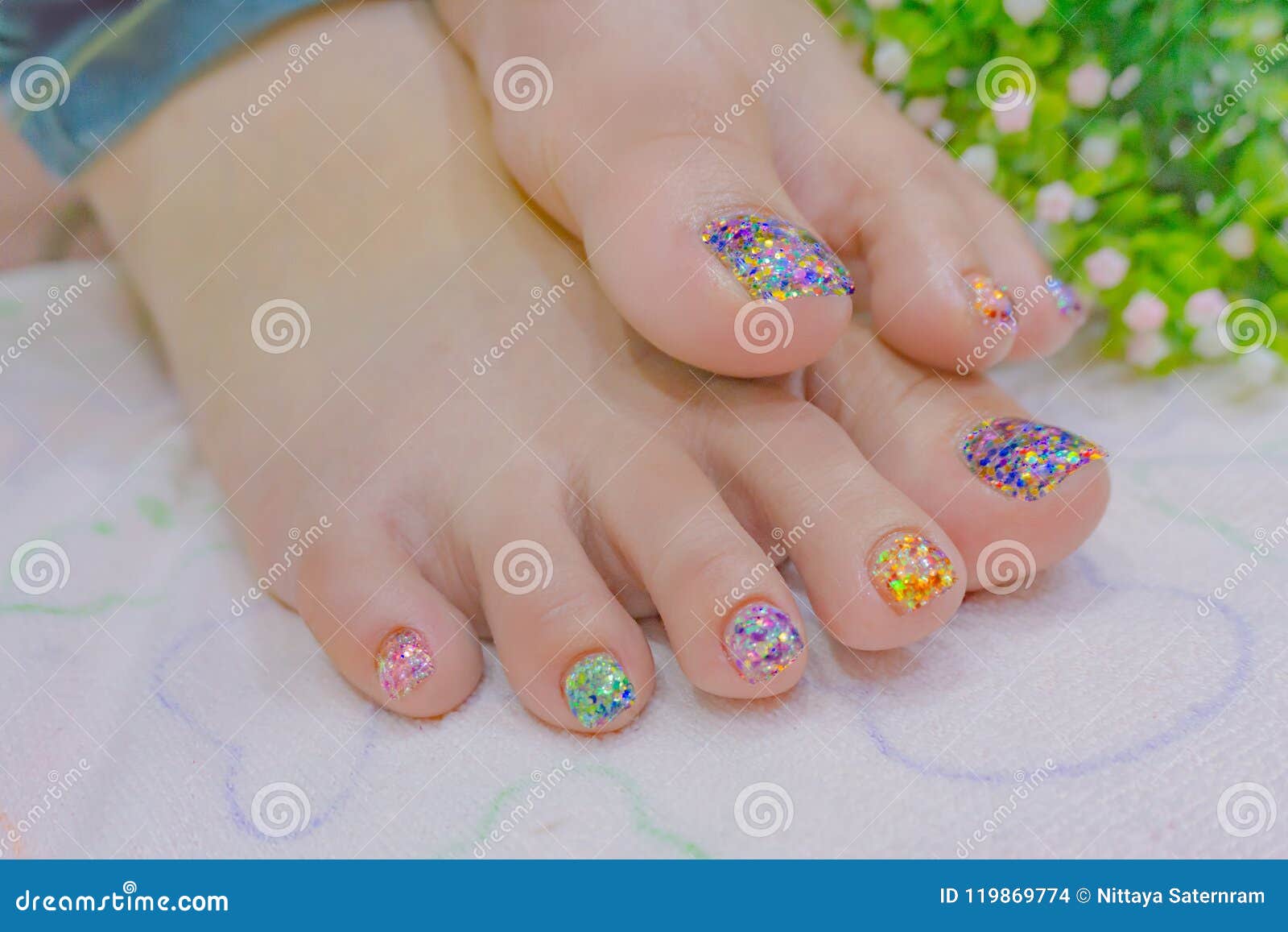cuidados com os pés e unhas
