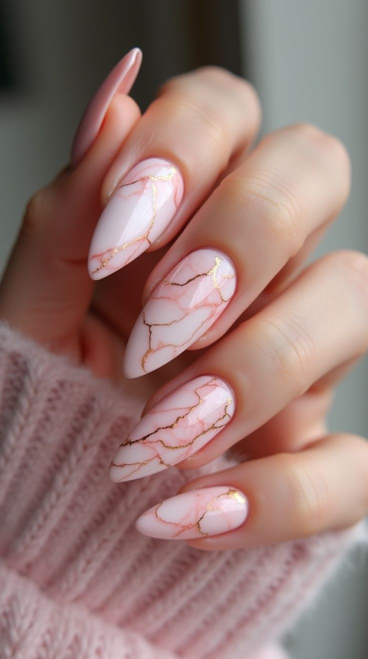 efeito marmorizado nas unhas