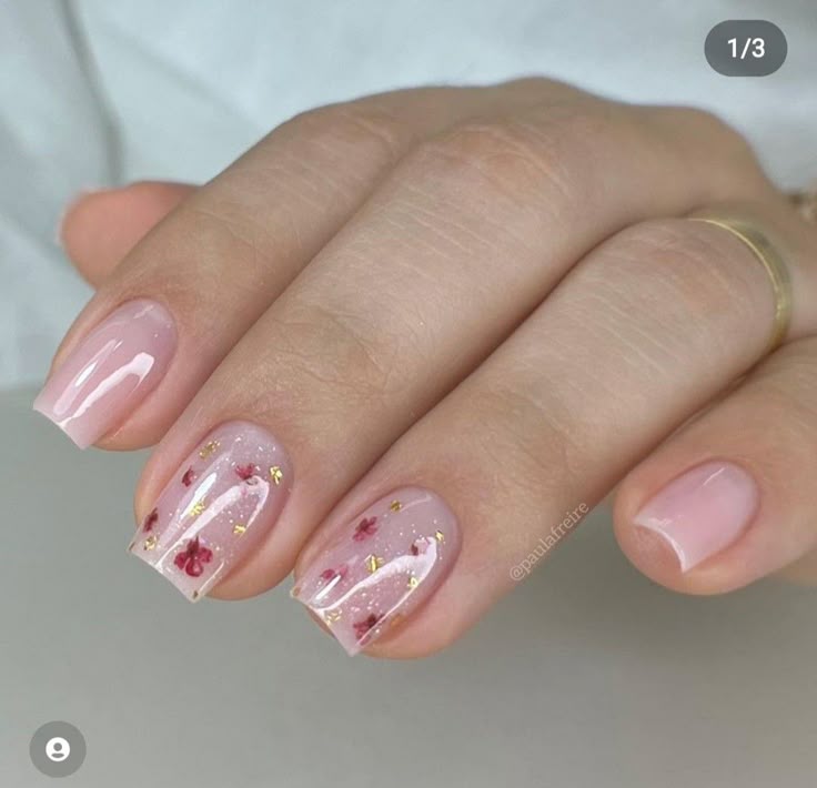 unha curta quadrada em gel