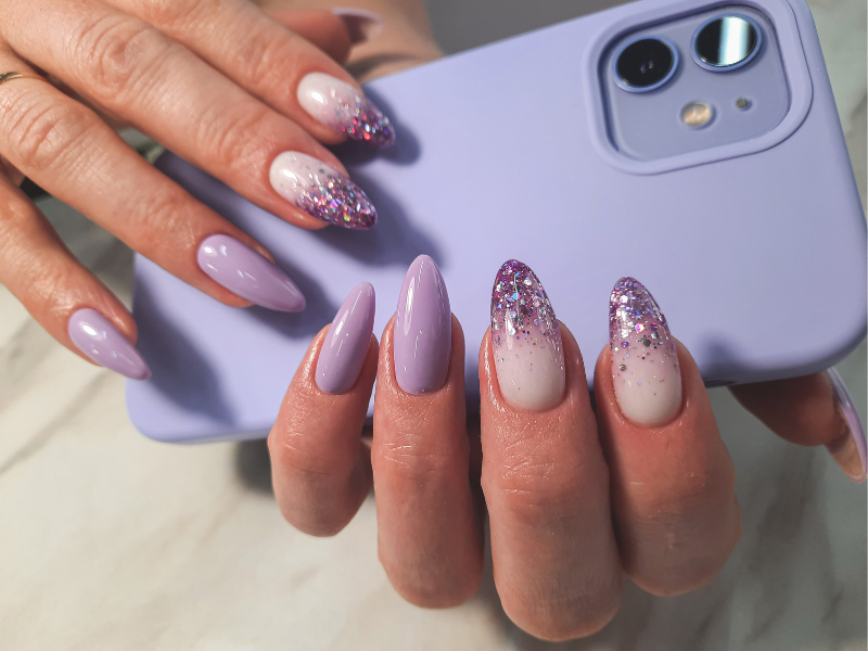 unha blindada com glitter