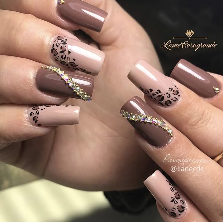 unha de gel marrom elegante