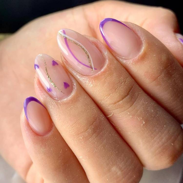 unha amendoada lilás e roxo
