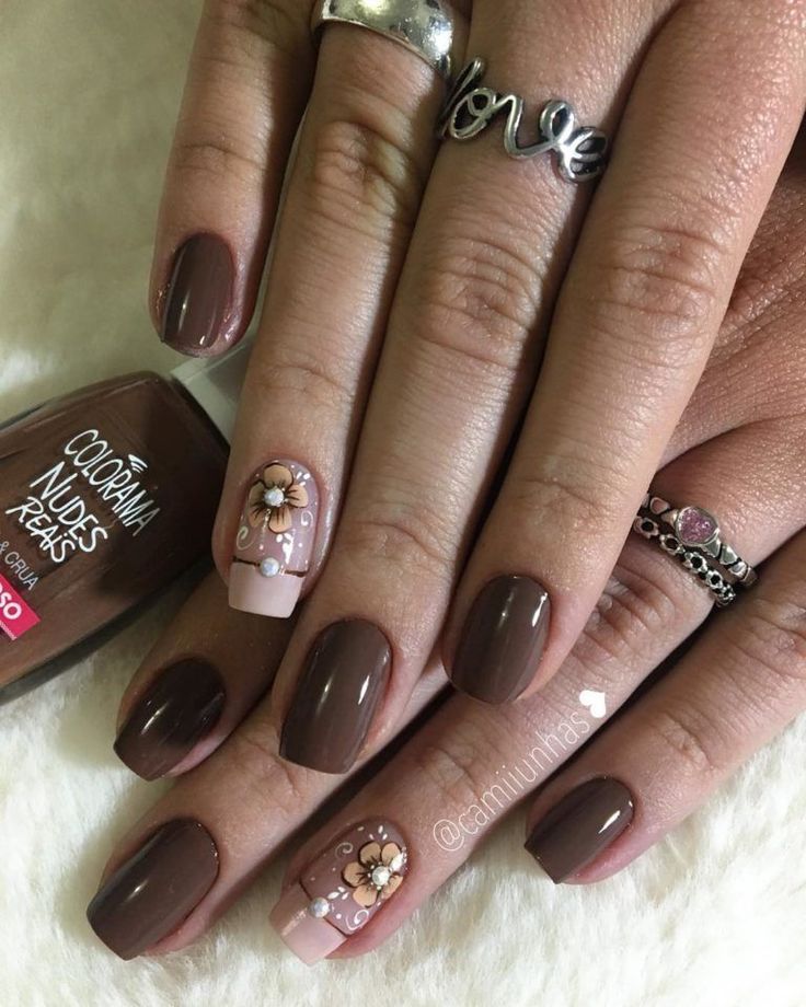 unhas discretas marrom