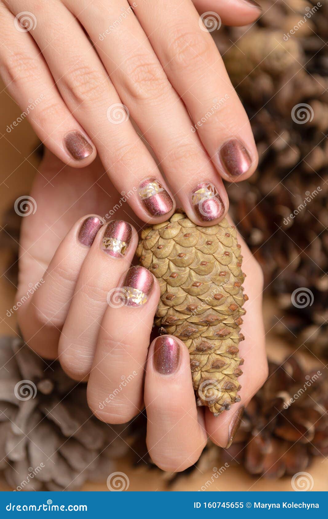 coffee nails marrom claro