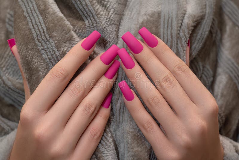 unha metálica pink