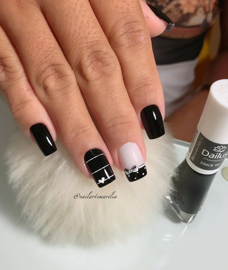 unhas francesinha preta e branca