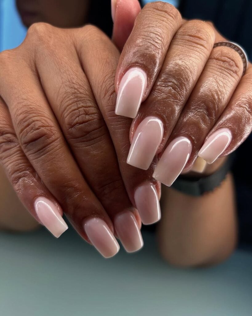 unha quadrada com gel milk white