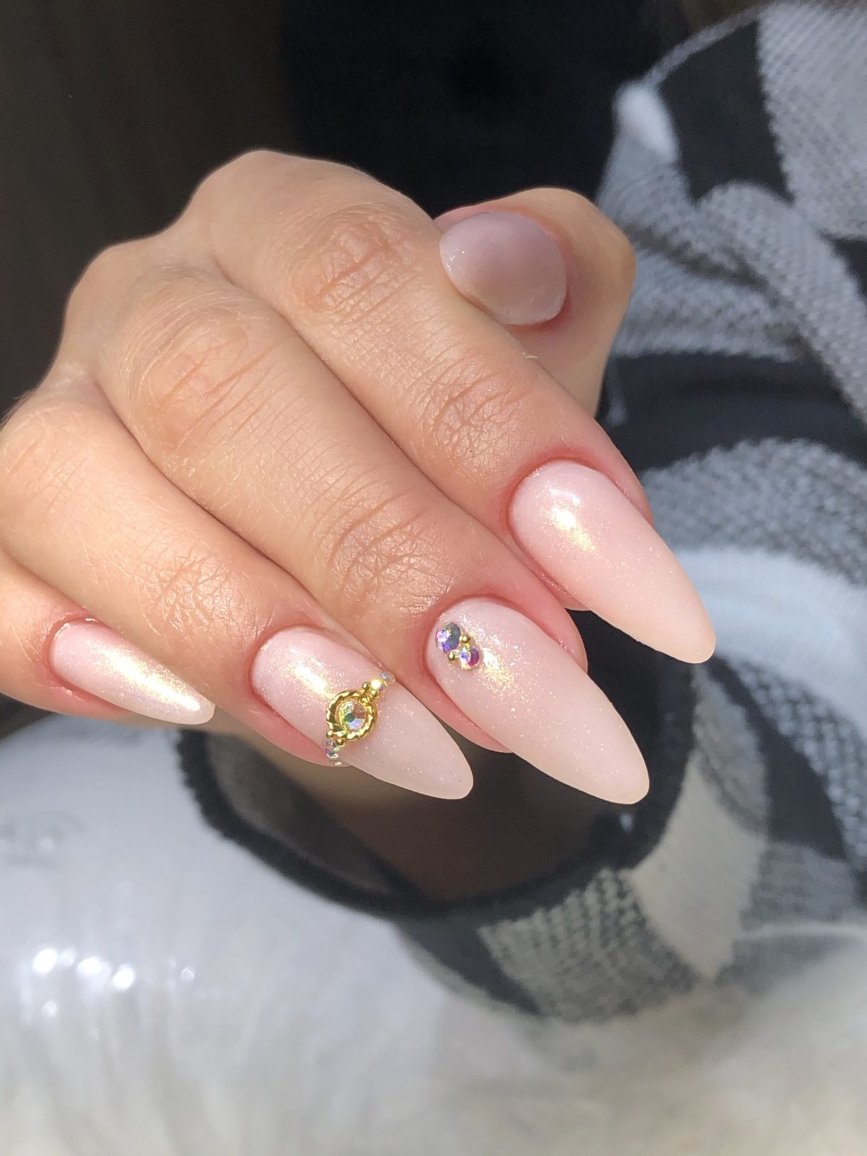 unhas almond curtas francesinha