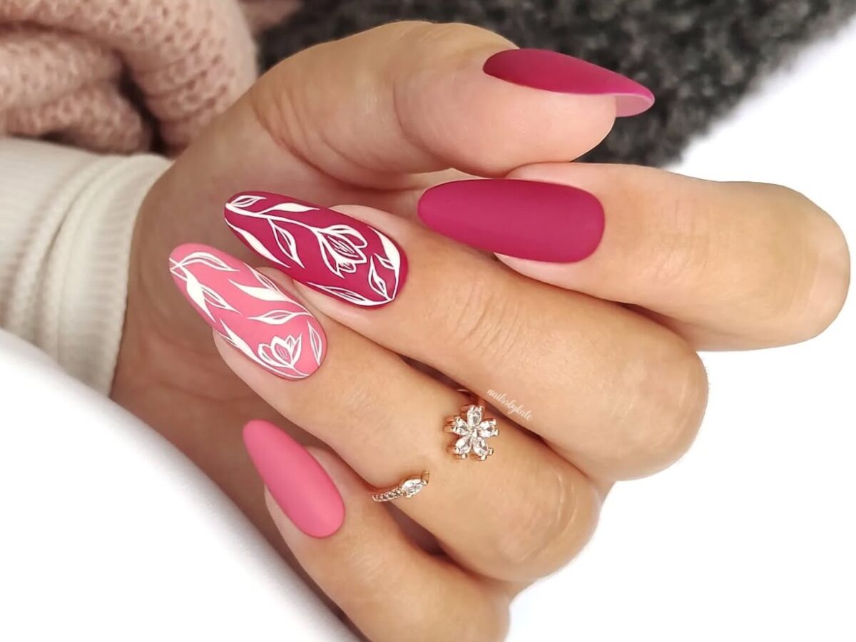 unhas almond curtas nude