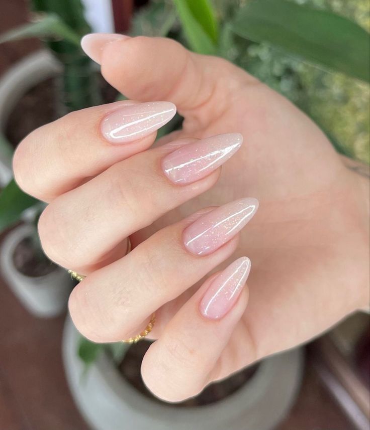como fazer unhas almond curtas