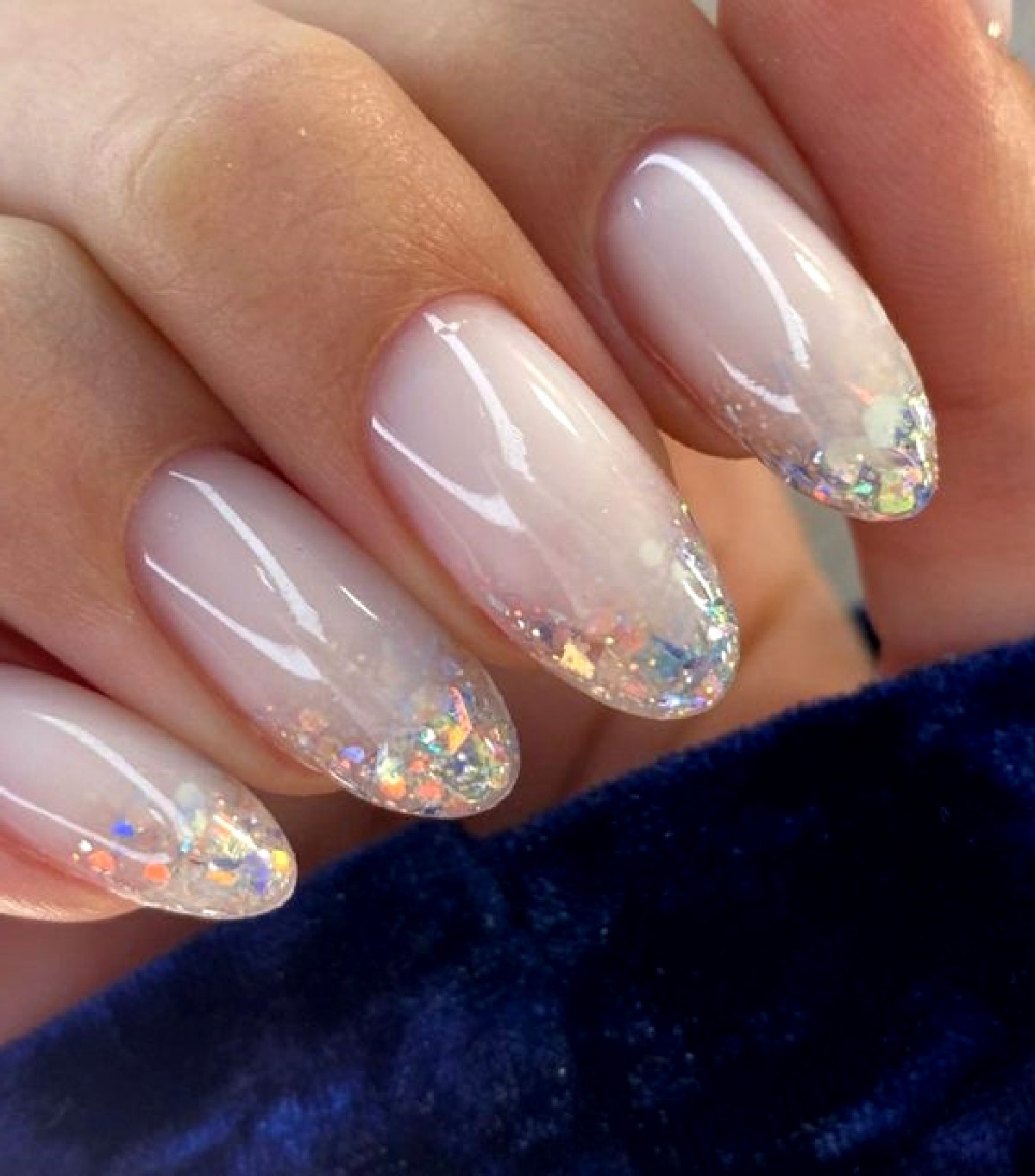 unhas para festa com glitter