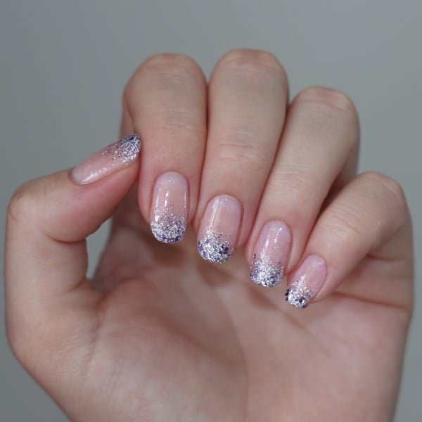unha encapsulada com glitter