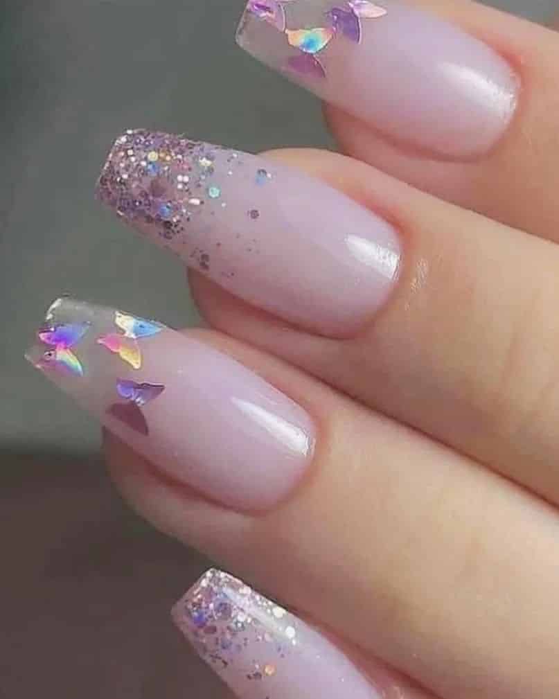 unha encapsulada com glitter
