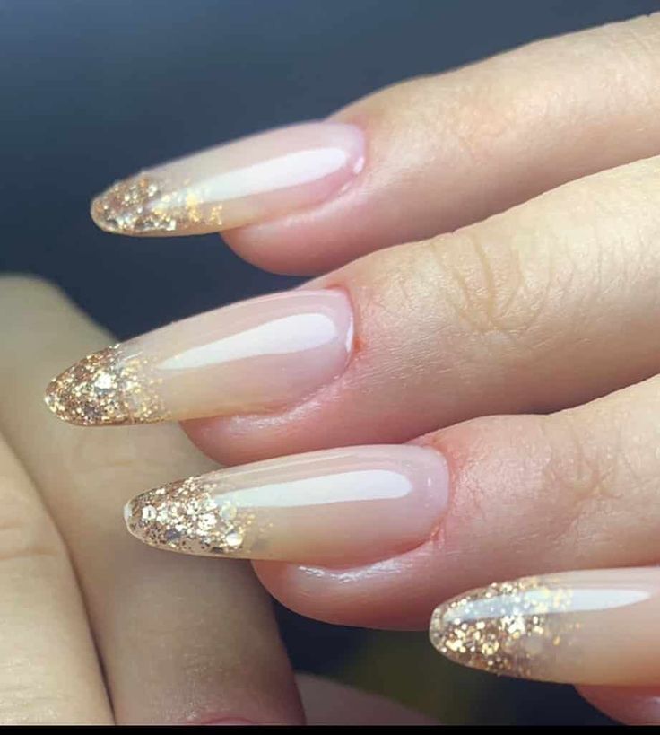 unha em gel com glitter