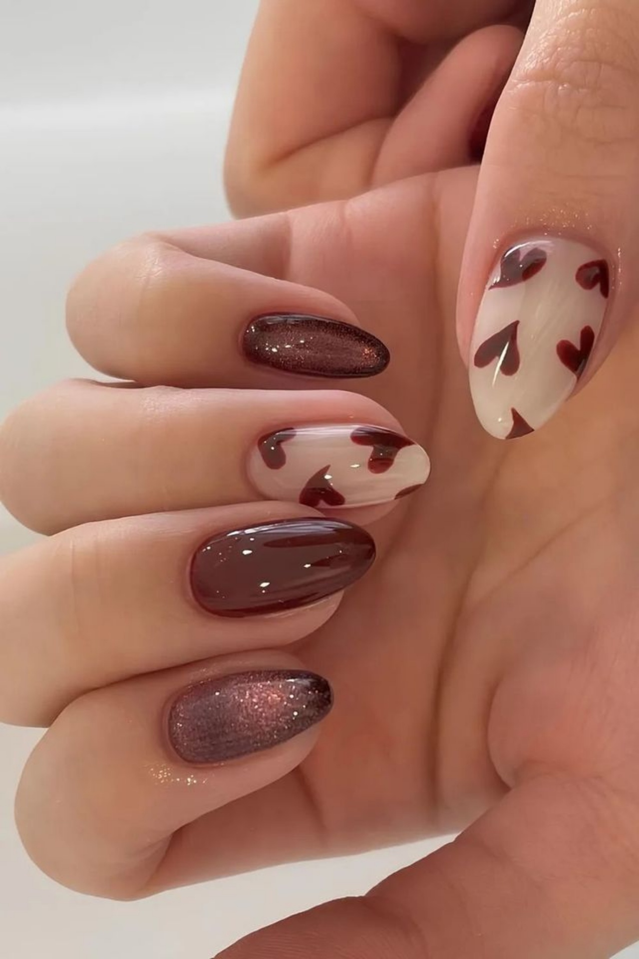 unhas de gel marrom chocolate