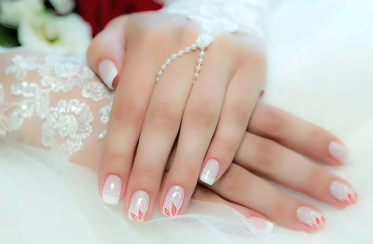 pedrarias para unhas de noiva em gel